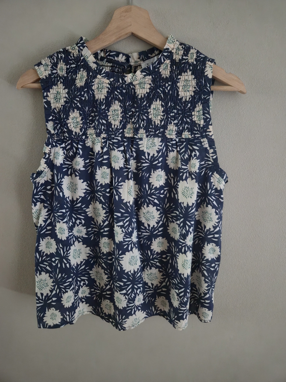THML Floral Smocked Tank Size Small Sleeveless Daisy Print High Neck Button
